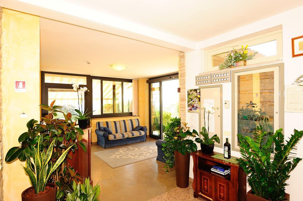 Colle Degli Olivi Snc Guest House Асизи Екстериор снимка